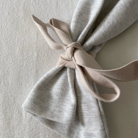 JCREW Light Gray Crew neck Sweatshirt with Bow Sleeves - Excellent Condition - Picture 2 of 7